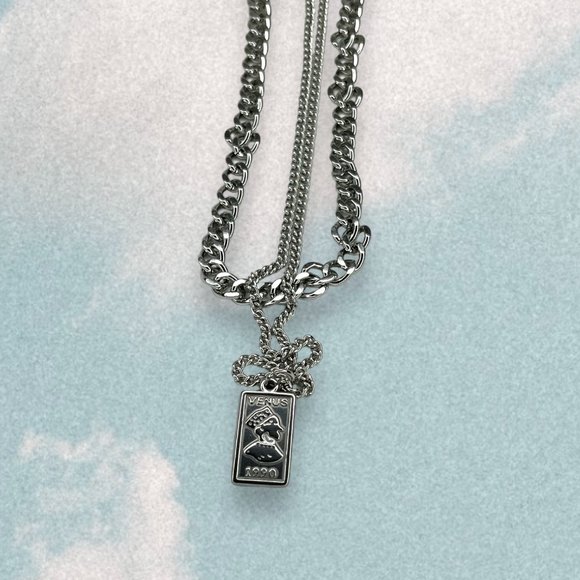 Titanium steel Venus pendant with double cuban chains, BRAND NEW - Picture 2 of 2